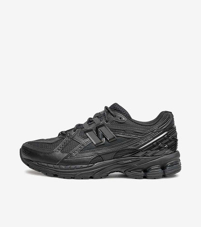 AAOO 1906U Triple Black