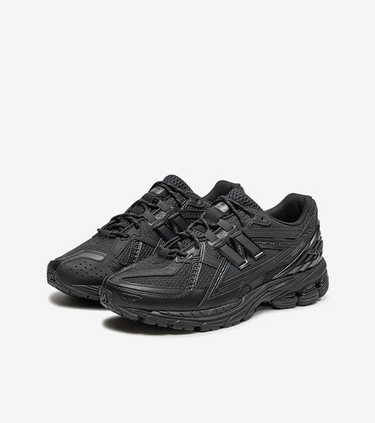 AAOO 1906U Triple Black