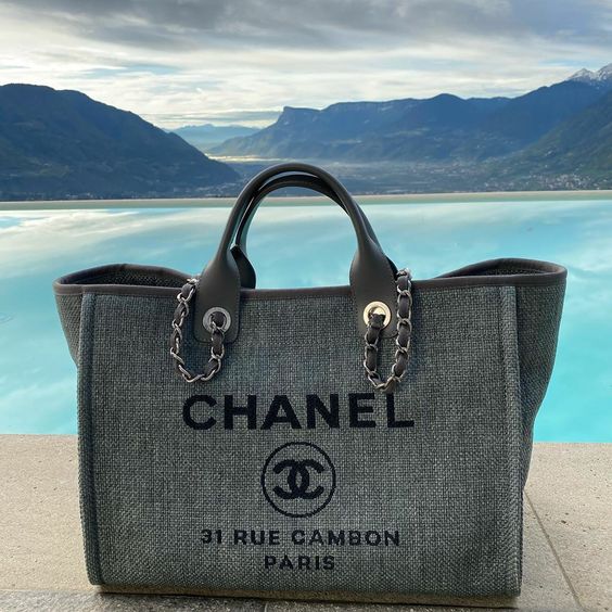 AAOO 100152 Tote Bag