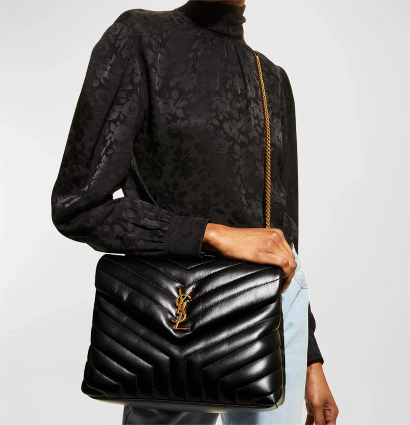 AAOO 100222 Luxury Bag Black in Gold 32x22x11cm