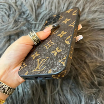 AAOO TRADITIONAL LOVE IPHONE CASE WITH CAMERA PROTECTION