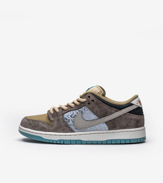 AAOO SB Dunk Low