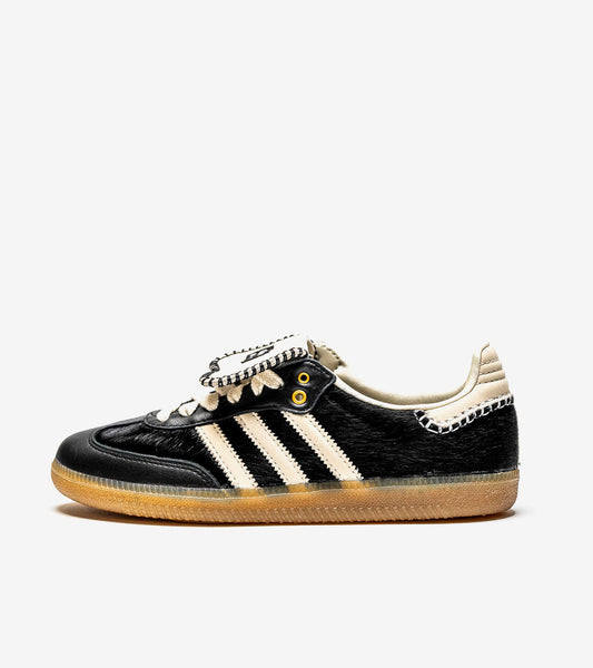 AAOO Samba Pony Tonal Core Black