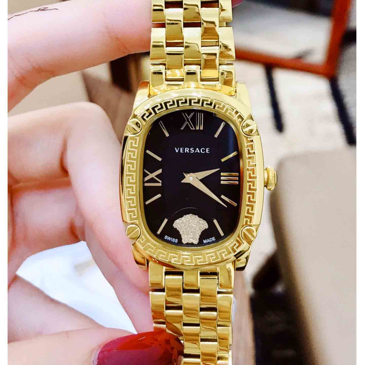 AAOO GOLD JAUNE FOND NOIR Watch