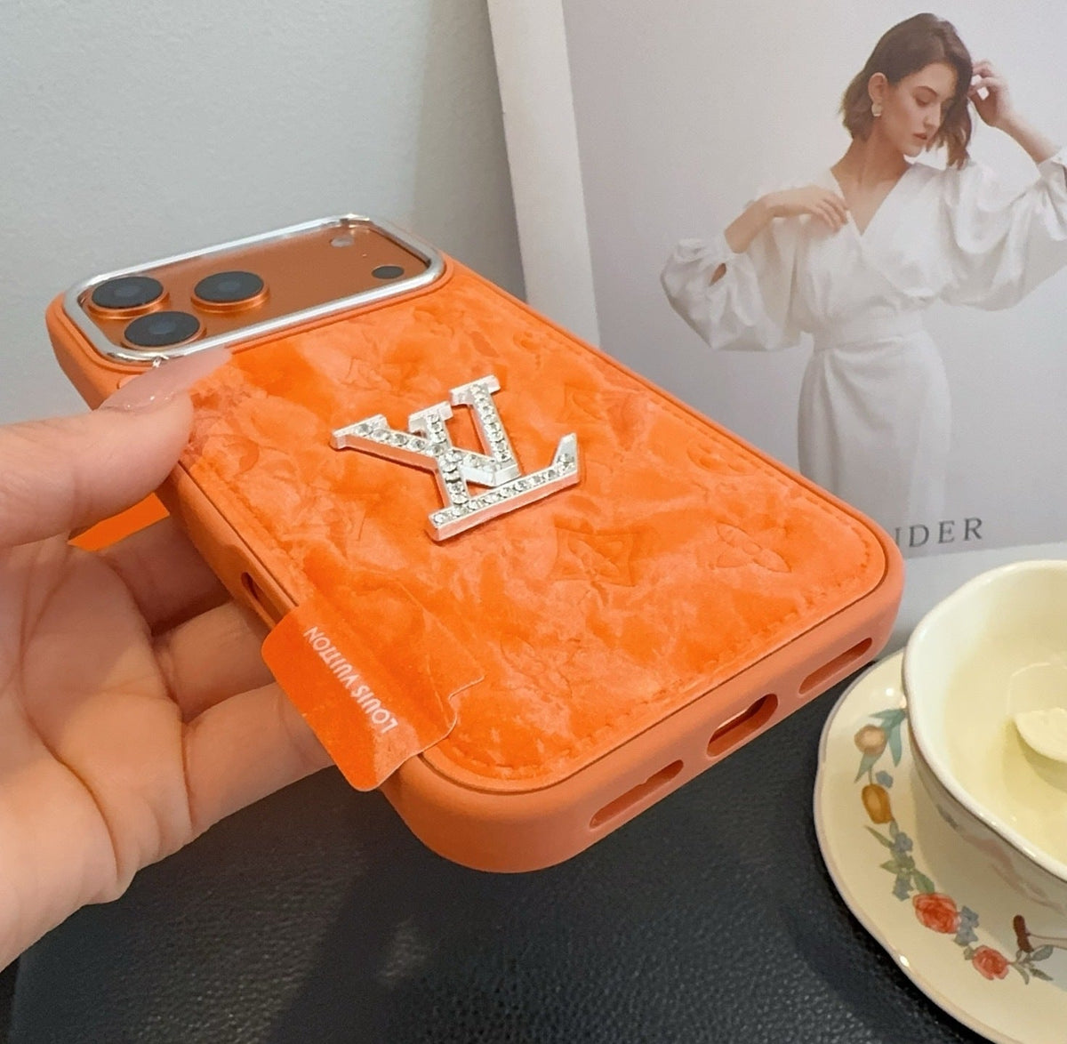 AAOO Premium Embossed Orange Crystal Edition – Handyhülle