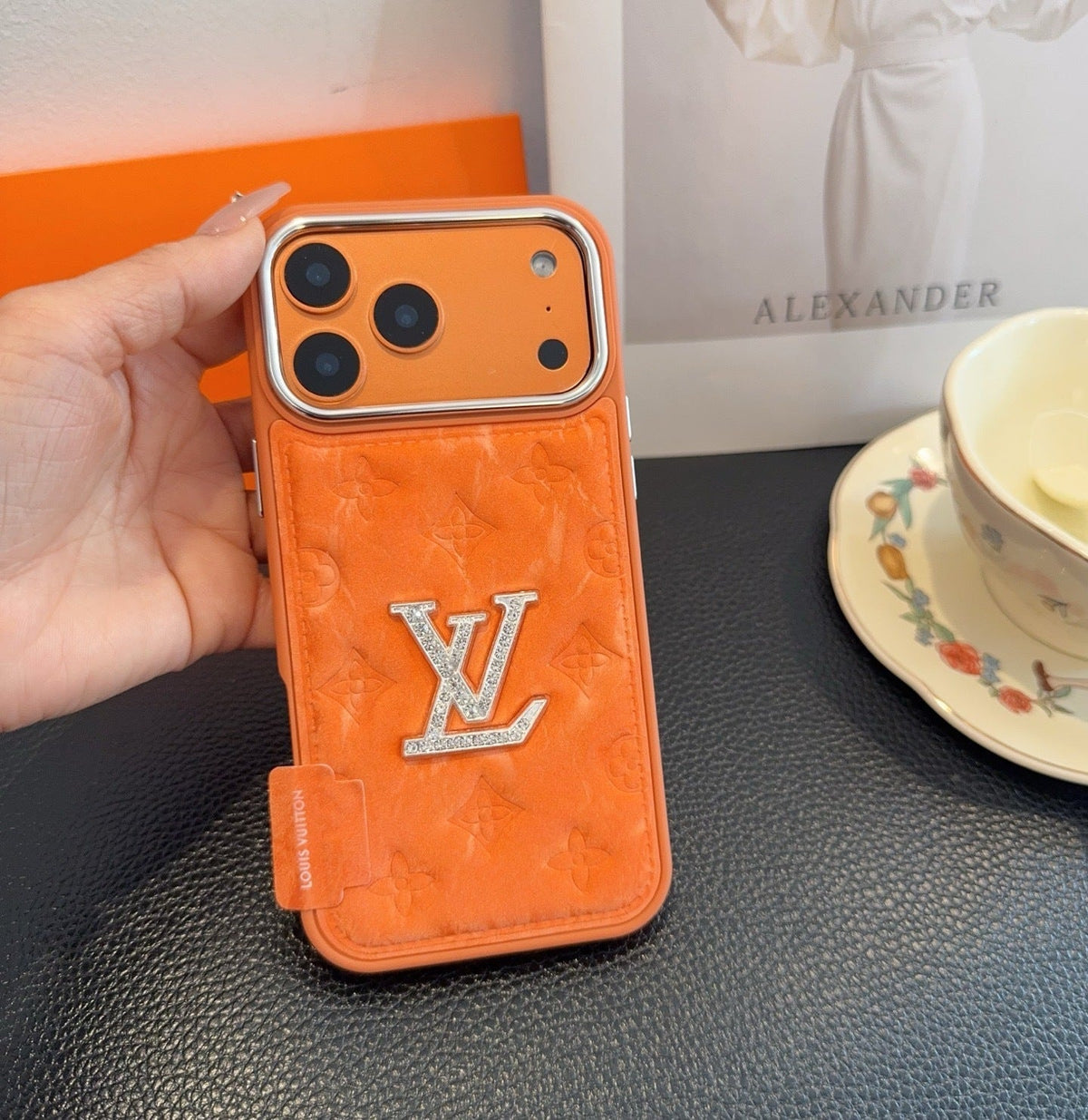 AAOO Premium Embossed Orange Crystal Edition – Handyhülle
