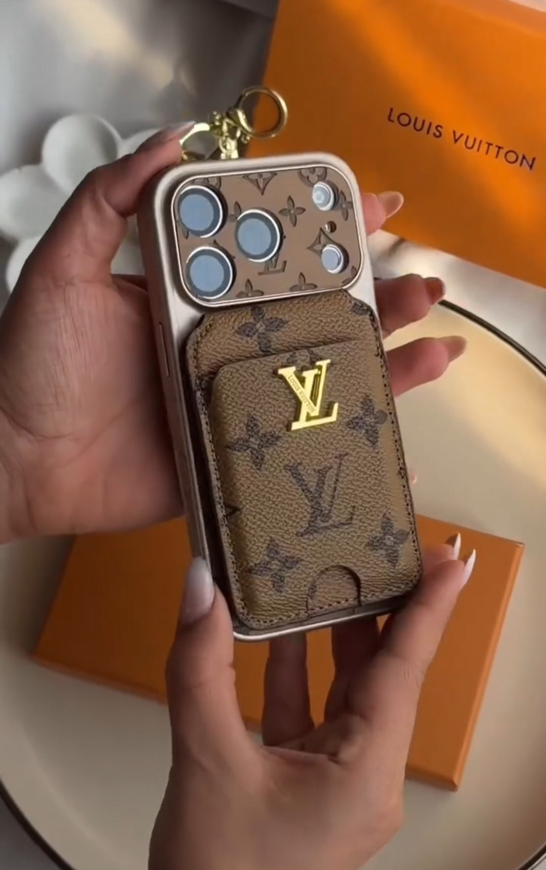 AAOO Klassische Leder iPhone Hülle mit magnetischem Wallet