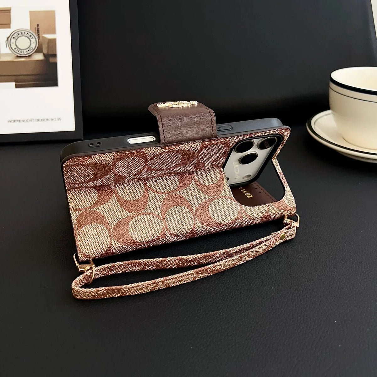 AAOO Luxuriöse Leder-iPhone-Hülle mit Klappbrieftasche