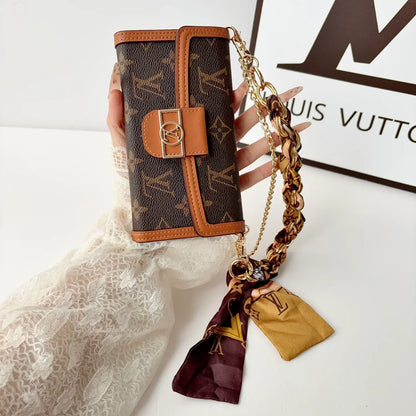 AAOO Luxus-Lederhülle für iPhone mit Flip-Brieftasche und Kette