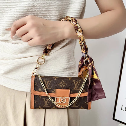 AAOO Luxus-Lederhülle für iPhone mit Flip-Brieftasche und Kette